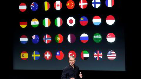 APPLE: Konsernsjef Tim Cook snakker på en presentasjon i Apples hovedkvarter den 16. oktober. Foto: Marcio Jose Sanchez/AP Photo/NTB scanpix