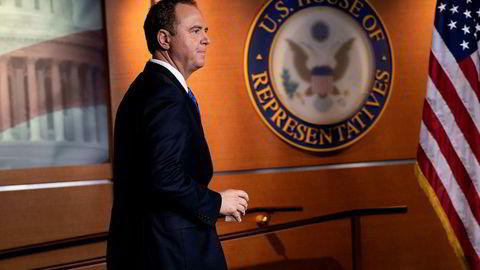 Leder av etterretningskomiteen i Representantenes hus, Adam Schiff, ankommer en pressekonferanse på Capitol Hill onsdag kveld.