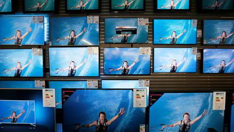 Nå konsumerer vi levende bilder på tvers av enheter, sted og tid, og appetitten er stor. For å kunne gi et mer korrekt bilde av konsum av levende bilder var det å ha en tv ikke lenger en forutsetning for å være med i målingen av levende bilder.