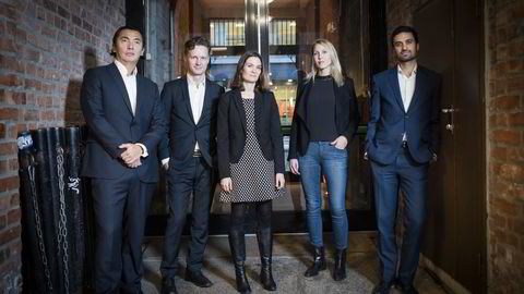 MAKROPANELET. Fra venstre: Olav Chen, Bjørn-Roger Wilhelmsen, Camilla Viland, Erica Blomgren og Shakeb Syed. FOTO: Skjalg Bøhmer Vold