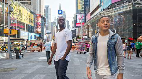 Nico &amp; Vinz-duoen Vincent Dery og Nicolay Sereba på Times Square i New York etter en opptreden på Good Morning America.