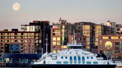 Norled, som blant annet driver Nesoddbåtene i Oslo, er solgt til fond i Finland og Canada. Her fra Aker Brygge.