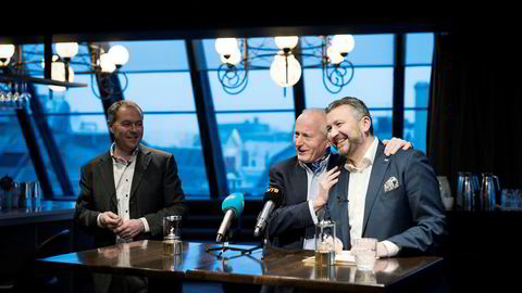 Scandic overtar Grand Hotel i Oslo. Fra venstre Helge Krogsbøl i Pandox, Christian Ringnes og Svein Arild Steen-Mevold, direktør for Scandic-hotellene i Norge.
