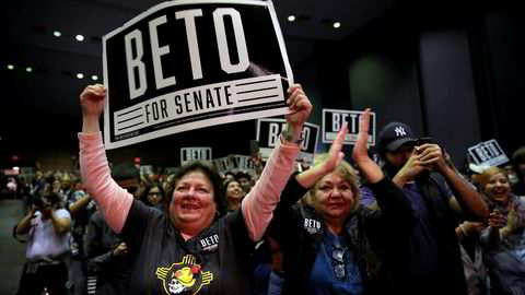 Høy stemning under et valgkampmøte på Universitetet i El Paso i Texas. Beto O'Rourke kan bli ny senator fra Texas.