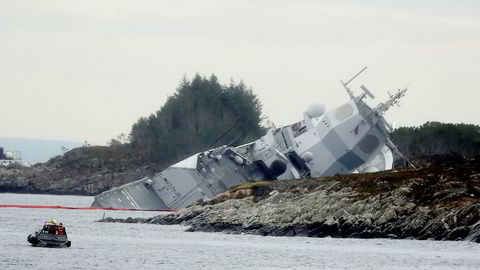 Fregatten KNM «Helge Ingstad» er evakuert og står i fare for synke etter en kollisjon med en tankbåt ved Stureterminalen i Øygarden. Alle i fregatten er evakuert.