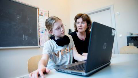 Kristine Valle går i 6C på Vålerenga skole. Favorittfaget er matte. I to år har hun brukt den avanserte stavekontrollen og lesehjelpen til Lingit. Sosiallærer Mari Steen-Paulsen har 15–20 elever på skolen som bruker verktøyet. – Vi ser elevene bruker det, vi har veldig tro på programmet, sier hun.