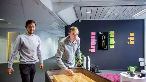 Pål-Christian S. Njølstad (til høyre) hoppet fra McKinsey over til ny lederjobb hos Spacemaker. Her sammen med kollega Halvor Aurmo, som er CFO i teknologiselskapet.