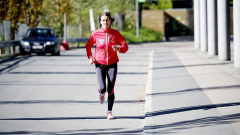 STYRK DEG SKADEFRI: Tidligere mellomdistanseløper Veslemøy Hausken Sjöqvist vil ikke gjøre løping komplisert, men råder til å gjøre forebyggende styrketrening for å unngå skader. Foto: Mikaela Berg