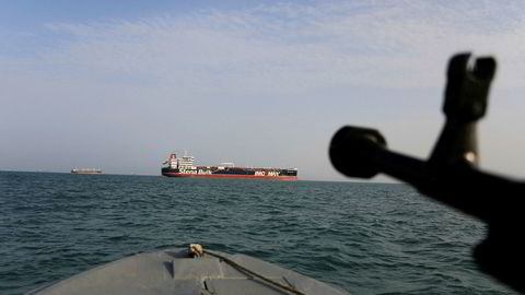 Faren for iranske trusler mot internasjonal skipsfart i Persiabukta etter ikke over, advarer USA.
