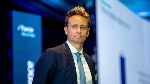 Kristian Røkke, tidligere toppsjef i Aker Horizons, har etter reaksjoner fra aksjonærer valgt å betale tilbake til selskapet.
