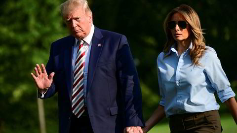 President Donald Trump sier at det må bli slutt på masseskytinger. PÅ bildet returnerer han til Det hvite hus søndag sammen med kone og førstedame Melania Trump.