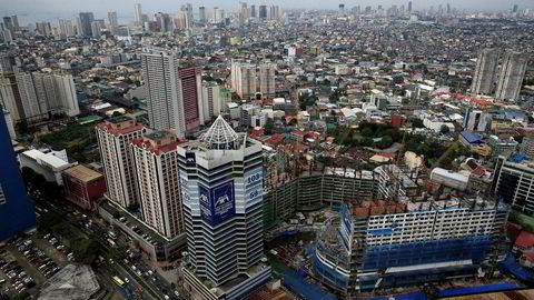 Den filippinske økonomien har en av verdens høyeste økonomiske vekstrater. I bydelen Makati i Manila er det høy aktivitet. Nå vil det meste av norsk eksport til Filippinene slippe unna importtoll.