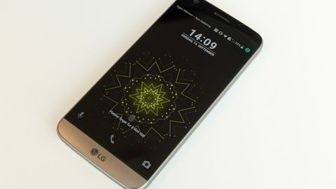 LG G5 kan skryte av godt kamera og god design. Men batteritiden er for dårlig. Foto: Magnus Eidem