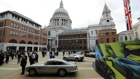 London-børsen faller i likhet med alle de europeiske børsene torsdag. Her fra børsnoteringen av luksusbilmerket Aston Martin sist uke. Aksjene i eierselskapet Aston Martin Lagonda Global Holdings plc har falt daglig siden noteringen.