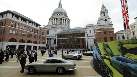 London-børsen faller i likhet med alle de europeiske børsene torsdag. Her fra børsnoteringen av luksusbilmerket Aston Martin sist uke. Aksjene i eierselskapet Aston Martin Lagonda Global Holdings plc har falt daglig siden noteringen.