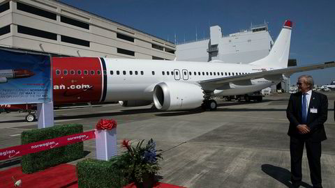 Konsernsjef Bjørn Kjos har sagt at Norwegian skal være lønnsom i år. Her fra da han hentet Norwegians første 737 Max på Boeing Delivery Center i Seattle i juni 2017.