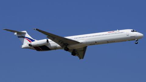 FORSVUNNET: MD-83-maskin fra Swiftair som fløy for Air Algerie. Omkring 120 passasjerer har mistet livet. Foto: Xavier Larrosa / Reuters / NTB scanpix