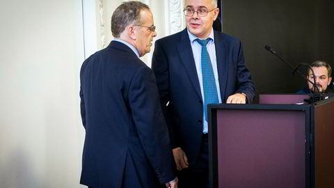 Mandag formiddag møtte Danske Bank-varsler Harold Wilkinson (til høyre) og hans advokat Stephen Kohn  i Folketinget i København.