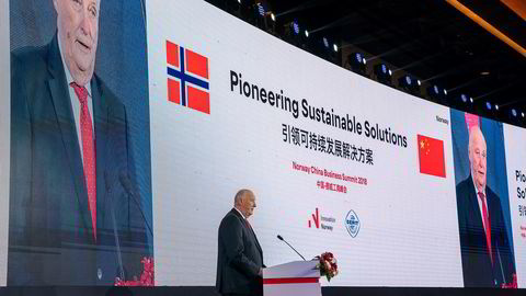 Kontraktene drysser inn for norske selskaper i Kina. 11 nye ble inngått onsdag under en høytidelig seremoni med Kong Harald til stede. Bildet er fra tirsdag da Kong Harald åpent Norway - China Business Summit 2018 i Beijing.