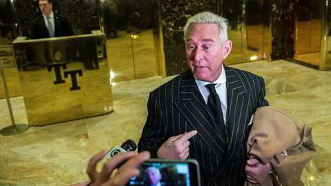 Roger Stone er arrestert. Her i lobbyen i Trump Tower i desember 2016, etter et møte med Donald Trump som da var påtroppende president.