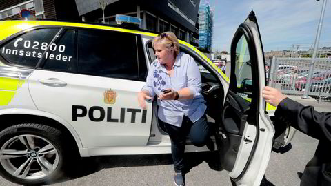 Ikke overraskende var det i valgkampen lett å finne misnøye i politiet til politireformen. Her statsminister Erna Solberg på kjøretur med innsatsleder Svein Walle i Ski.