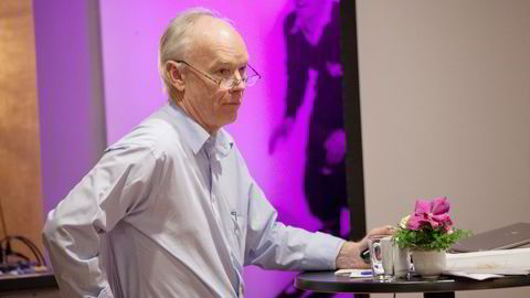 LUNDTEIGEN: Stortingsrepresentant og Senterpartipolitiker Per Olaf Lundteigen på scenen under Senterkonferansen i Kongsberg. Foto: Thomas Winje Øijord /