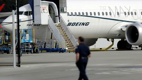 Boeing har innkalt til stort møte og jobber alt det kan med å få 737 max på vingene igjen.