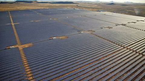 Scatec Solar har allerede lyktes i afrikanske land. På ni måneder etablerte solenergiselskapet Scatec Solar det som da var det sørlige Afrikas største solcellepark i Sør-Afrika. Her fra Kalkbult i Sør-Afrika.
