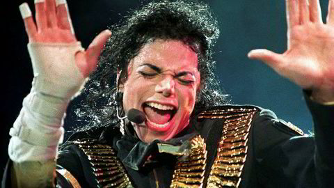 Michael Jackson blir fortsatt å høre på NRKs flater fremover. Her fra en konsert i Singapore i 1993.