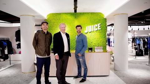 Daglig leder Mats Alver (til venstre) i Blender får med seg forretningsadvokat Carl Erik Krefting i satsingen på butikkdrift. Til høyre, Blender Retail-sjef Petter Gedde. Foto Mikaela Berg