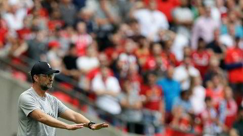Jürgen Klopp, her i aksjon mot Manchester City søndag, blir å se på stadig flere TV-skjermer denne sesongen.
