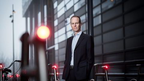 – Vi regner med at selskapenes samlede inntjening blir cirka 20 prosent lavere enn ved samme kvartal ifjor, sier sjefstrateg Paul Harper i DNB Markets.
                  Foto: Skjalg Bøhmer Vold