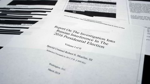 Robert Mueller har gjennomført en 22 måneder lang granskingen av antatt russisk valginnblanding. Rapporten ble fremlagt 22. mars og torsdag fikk det amerikanske folket tilgang til en sladdet versjon.