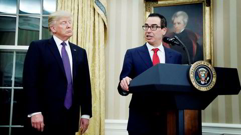 Ifølge finansminister Steven Mnuchin finnes det mange måter å skaffe 1000 milliarder dollar på for å kompensere for skatteendringer. Han har et mannskap på 100 finanshjerner som undersøker saken.