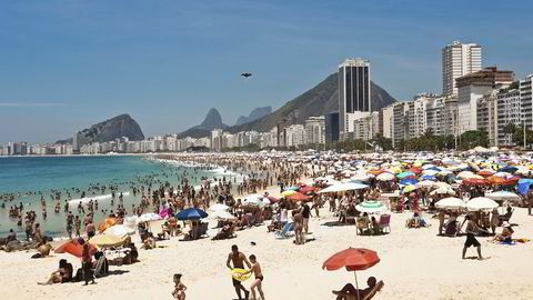 Reisen til Copacabana beach i Rio de Janeiro, Brasil har blitt langt billigere for nordmenn de siste årene. Foto: Istock