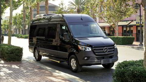 Den tyske bilprodusenten Daimler må blant annet tilbakekalle 260 000 eldre modeller av varebilen Mercedes-Benz Sprinter-Transporter. På bildet sees en Mercedes-Benz Sprinter.