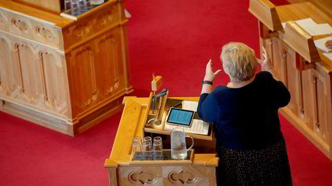 Statsminister E stilte i den siste spontanspørretimen før sommeren. Hun pådro seg muntlig tilrettevisning.