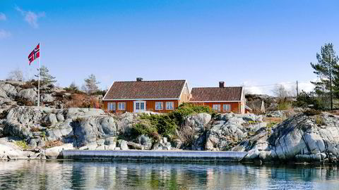 Eiendomsmilliardær Jonas Ramm har kjøpt en 17 mål stor strandeiendom på Stuttsholmen i Kragerø for 29,9 millioner kroner.