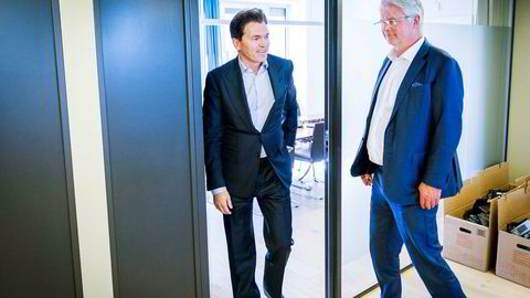 Investor Arne Fredly (til venstre) eier 26,89 prosent av aksjene i tankrederiet Hunter Group. Her er han sammen med selskapets styreleder Henrik Christiansen etter en generalforsamling i mai 2018.