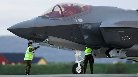 Stortinget vil ha svar på om de nye F-35 kampflyene blir dyrere enn ventet. Bildet er fra da de første kampflyene ankom Ørland flystasjon 22 mai 2018.