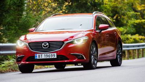 Mazda 6 har den beste restverdien av bilene i DNs firmabiltest. Spesielt fordi den har firehjulsdrift. Foto: Hampus Lundgren