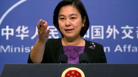 Talskvinne Hua Chunying Hua i det kinesiske utenriksdepartementet ber USA besinne seg.