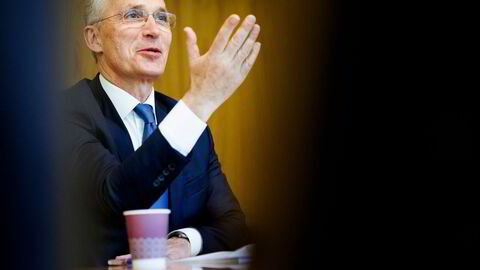 Finansdepartementet inviterer nå Norges Bank til å arrangere en konferanse for å høste innsikt om ny internasjonal forskning og eksempler fra utlandet, er dette et kjærkomment tiltak. Her finansminister Jens Stoltenberg (Ap).