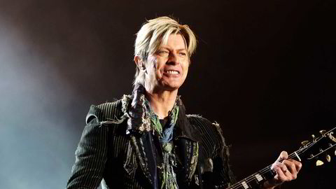 David Bowie på scenen i Seaclose Park i England i 2004. Foto: Louise Wilson/