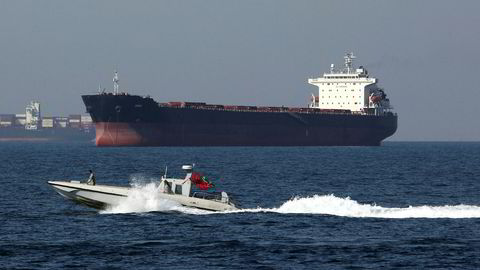 Et fartøy fra Irans marine deltar i National Persian Gulf day i Hormuzstredet 30. april i år, som markerer dagen da Sjaen av Iran drev portugisiske skip ut av området på 1600-tallet.