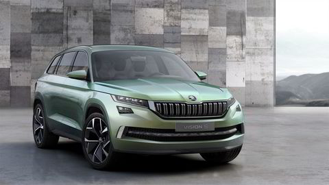 Skoda viser hvordan deres kommende suv vil se ut i designstudien VisionS. Begge foto: