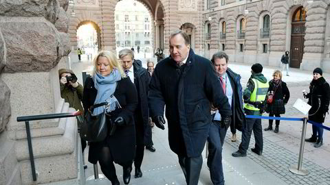 Statsminister Stefan Löfven kjemper for å få fortsette, men sliter stadig med å skaffe seg tilstrekkelig støtte i Riksdagen.