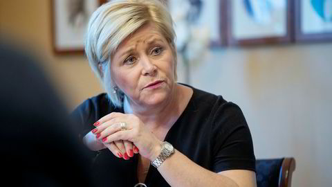 Alliansen mener formuesskatten på arbeidende kapital svekker omstillingsevnen til økonomien og bør fases ut. Avbildet er finansminister Siv Jensen.