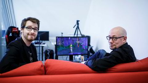 Rune Fjeld Olsen (t.h) og Karl-Martin Hogsnes i Youtube-kanalen Level Up Norge. Olsen tror spillbransjen må forberede seg på en tid med omstilling og mer brukerorienterte forretningsmodeller.