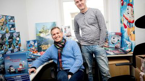 Elias-skaperne Alf Knutsen (til høyre) og Sigurd Slåttebrekk tjener ikke store penger på tv-salget til Kina, men jobber for å selge blant annet bøker og leker knyttet til barnefilmfiguren i det samme, gigantiske markedet.